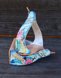Showman ® Lightweight twisted angled aluminum stirrups with painted "Follow your dreams" design. - Country Scene Saddlery and Pet Supplies