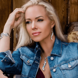 Breaking Trail Feather Earrings - Country Scene Saddlery and Pet Supplies