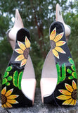 New! Showman ® Lightweight twisted angled aluminum stirrups with sunflower and cactus overlay. - Country Scene Saddlery and Pet Supplies